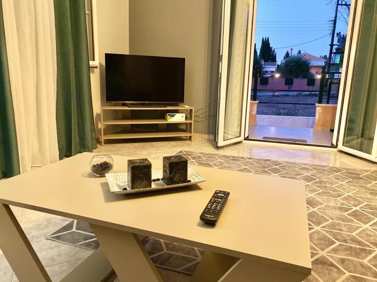Ivy House Modern Life Near Corfu Town Apartamento Kontokali Exterior foto