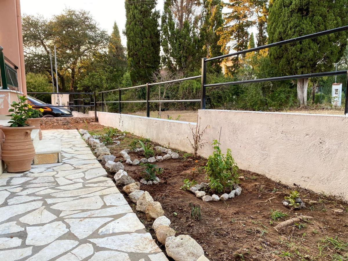 Ivy House Modern Life Near Corfu Town Apartamento Kontokali Exterior foto